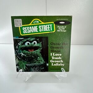 Sesame Street Oscar the Grouch Sings I Love Trash 45 RPM Record‎ CTW 99032 1976